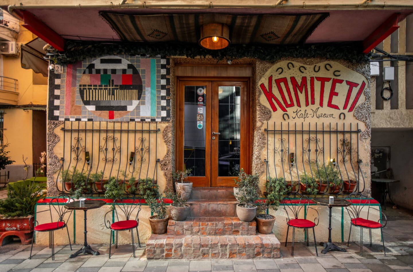 Komiteti Bar 2
