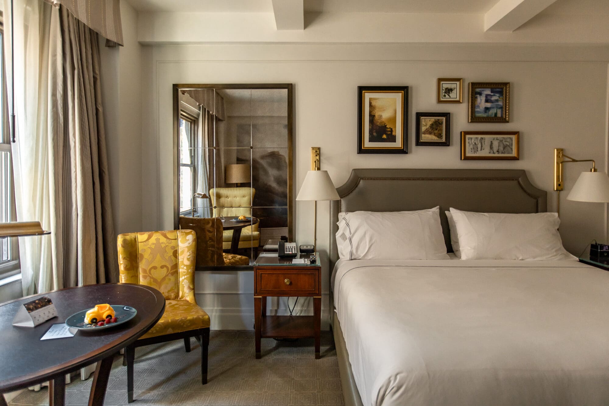 Bedroom at the InterContinental Barclay Hotel New York