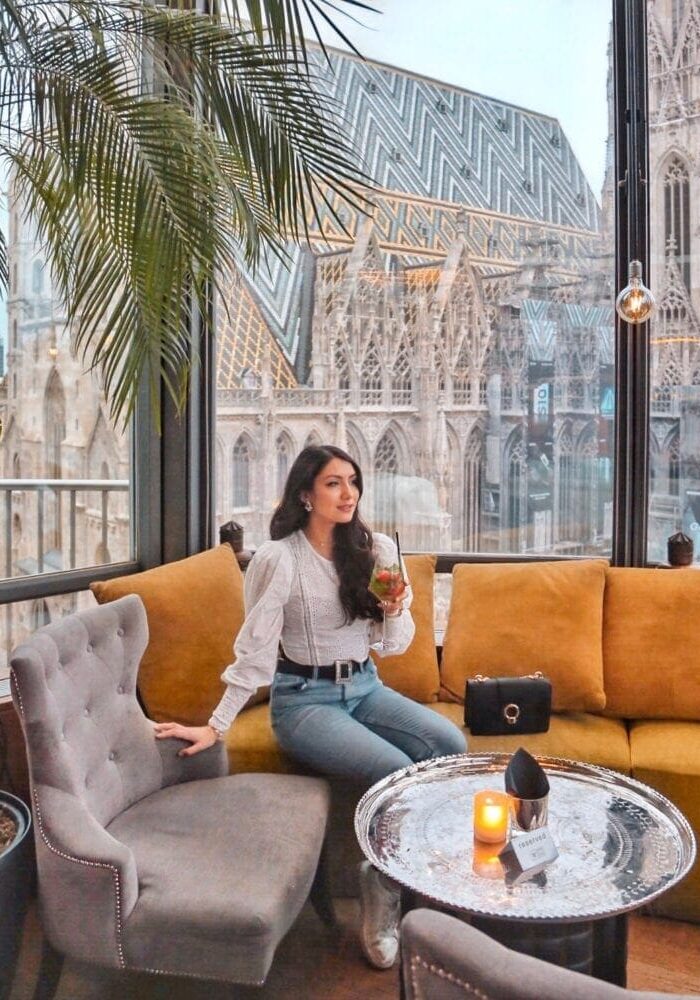 Anoushka Probyn Instagram Fashion Travel Blogger Vienna Bar Onyx