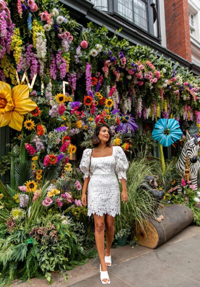 Chelsea in Bloom 2022 Floral Display The Ivy Chelsea Garden Installation