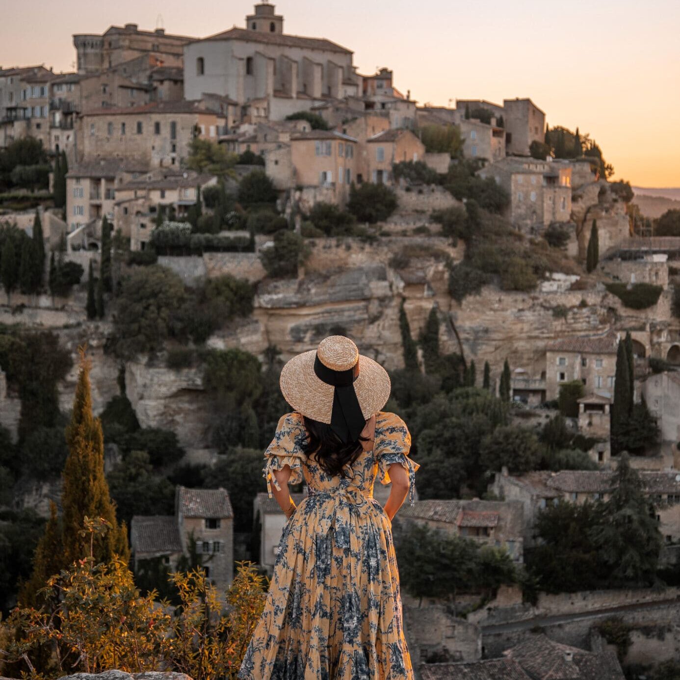 Gordes Provence France viewpoint at sunrise - prettiest towns and villages in Provence
